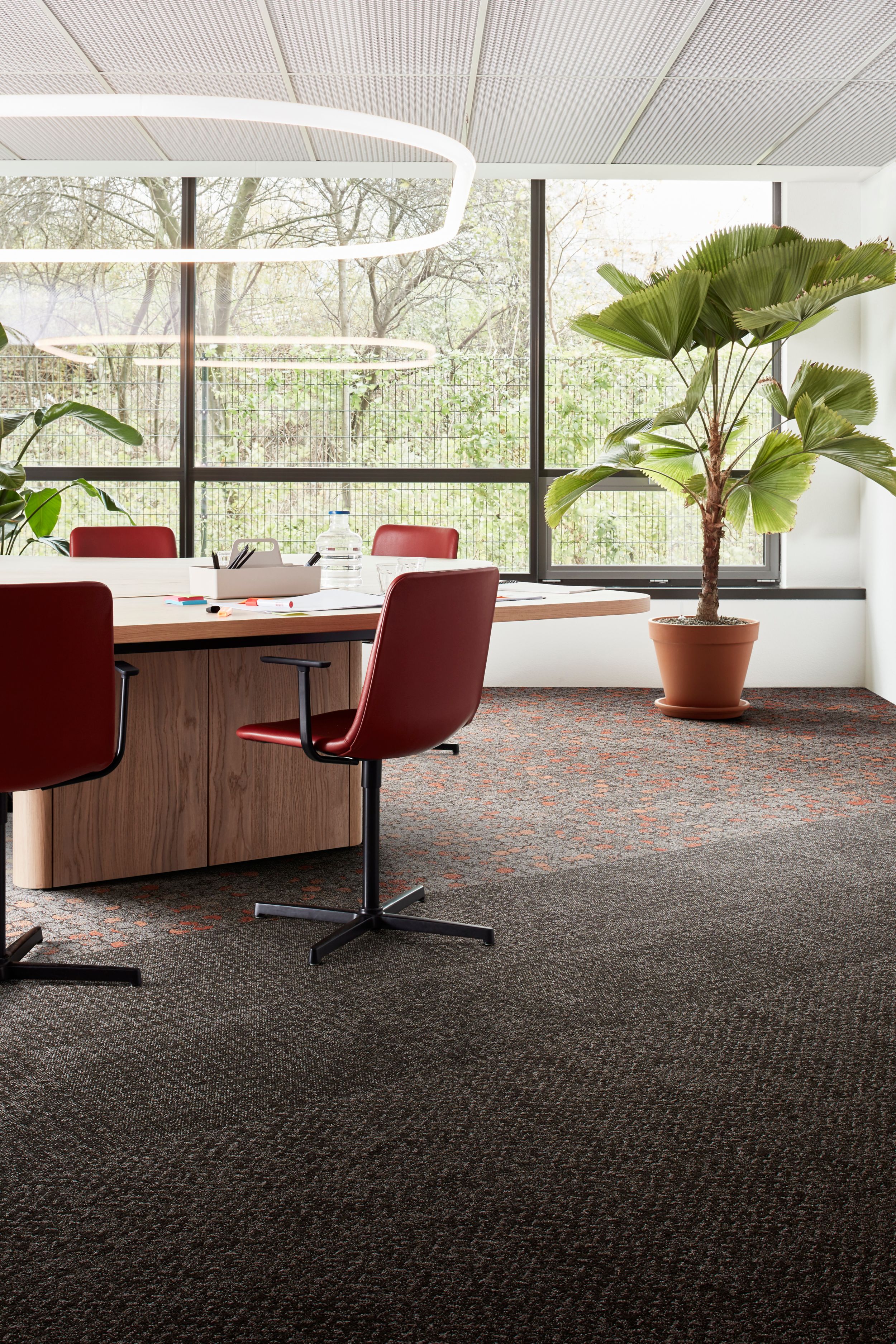 Interface Broome Street and Wheler Street carpet tile in seating area número de imagen 6